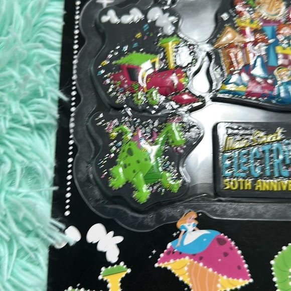 Disneyland Main Street Electrical Parade 50th Anniversary Disney Magnet Set of 8 - Picture 5 of 7